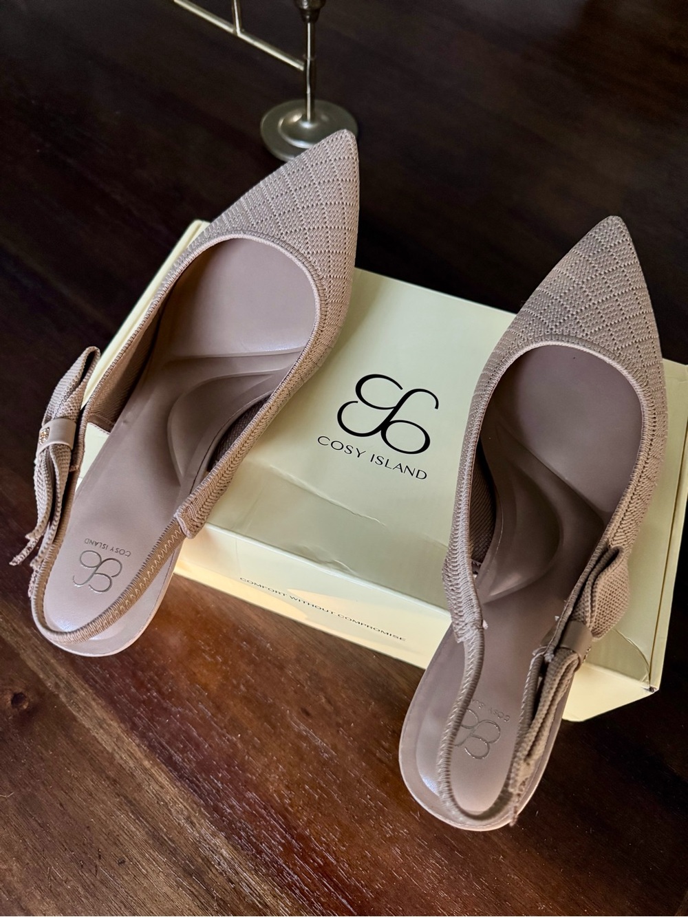Cosy Island - EverLush Bowknot Pointed Toe Heeled Slingback - Low Heeled
- NWT - Picture 10 of 10